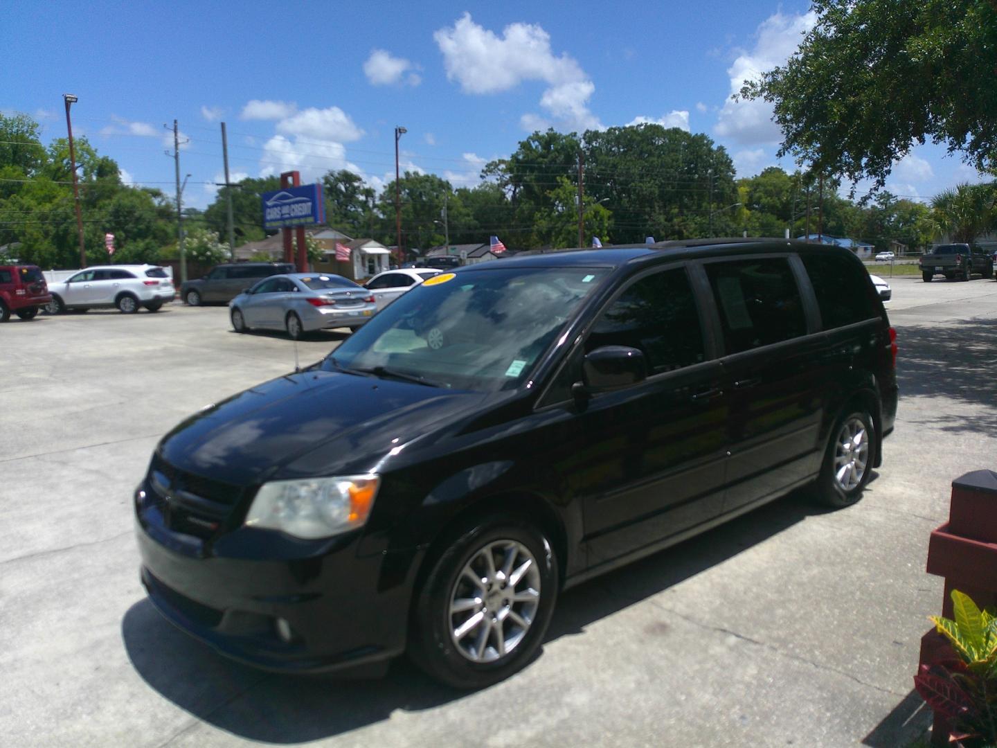 2013 GRAY DODGE GRAND CARAVAN R/T (2C4RDGEG9DR) , located at 1200 Cassat Avenue, Jacksonville, FL, 32205, (904) 695-1885, 30.302404, -81.731033 - Photo#1